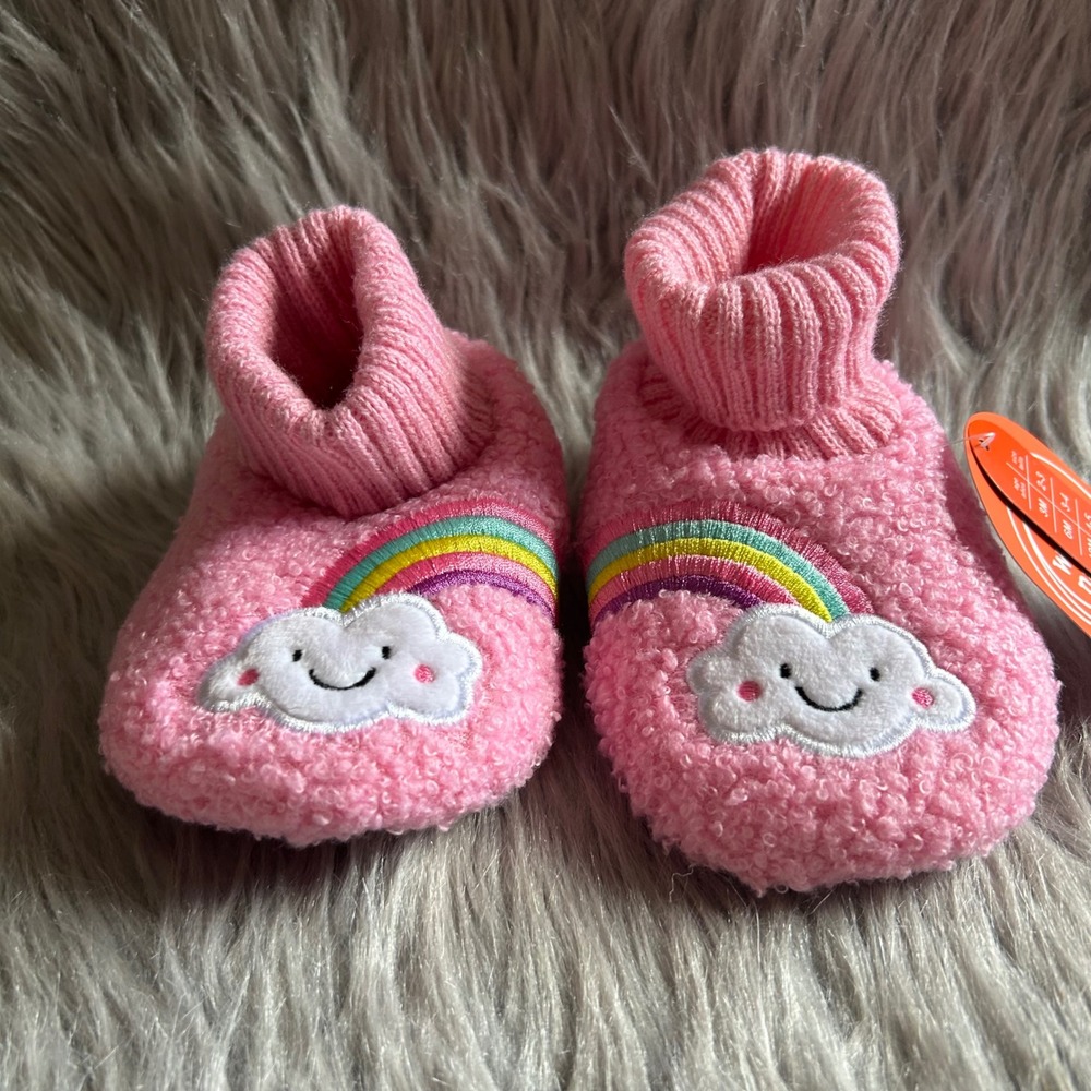 Wonder Nation Slippers Baby Girl Size 6 Pink Fuzzy Rainbow Shoes‎ 18 Months